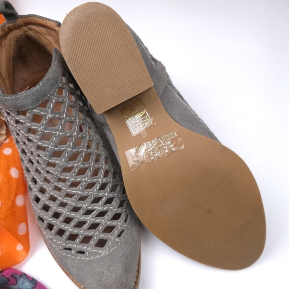 Jeffery Campbell Gray Suede Cutout Ankle Boots Sz 6m - Picture 6 of 8